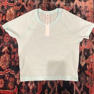 Excellent used condition lululemon swiftly crop short sleeve
